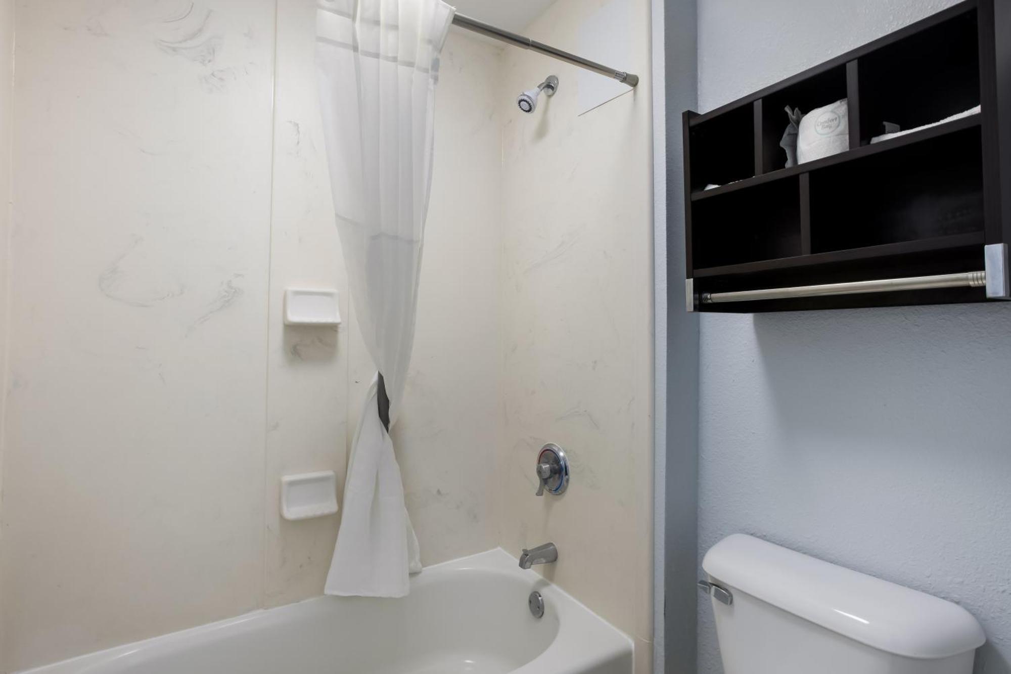 OYO Hotel Hinesville Oglethorpe Extérieur photo
