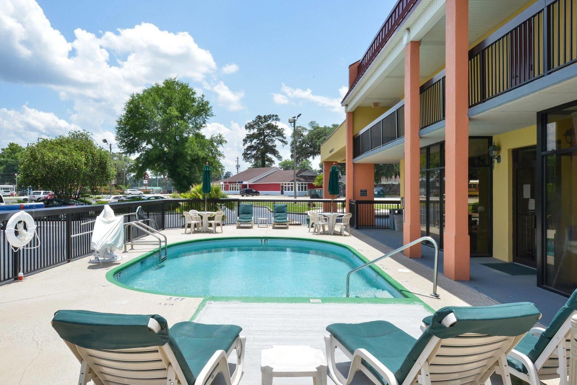 OYO Hotel Hinesville Oglethorpe Extérieur photo