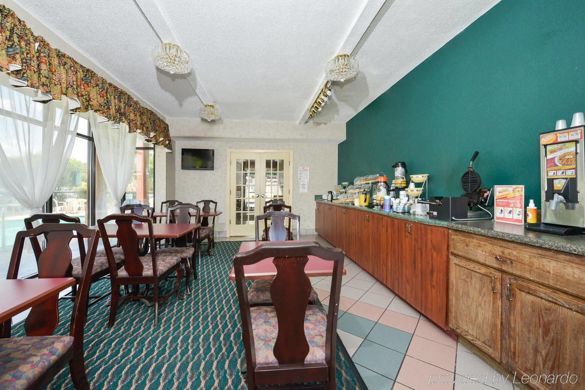 OYO Hotel Hinesville Oglethorpe Extérieur photo
